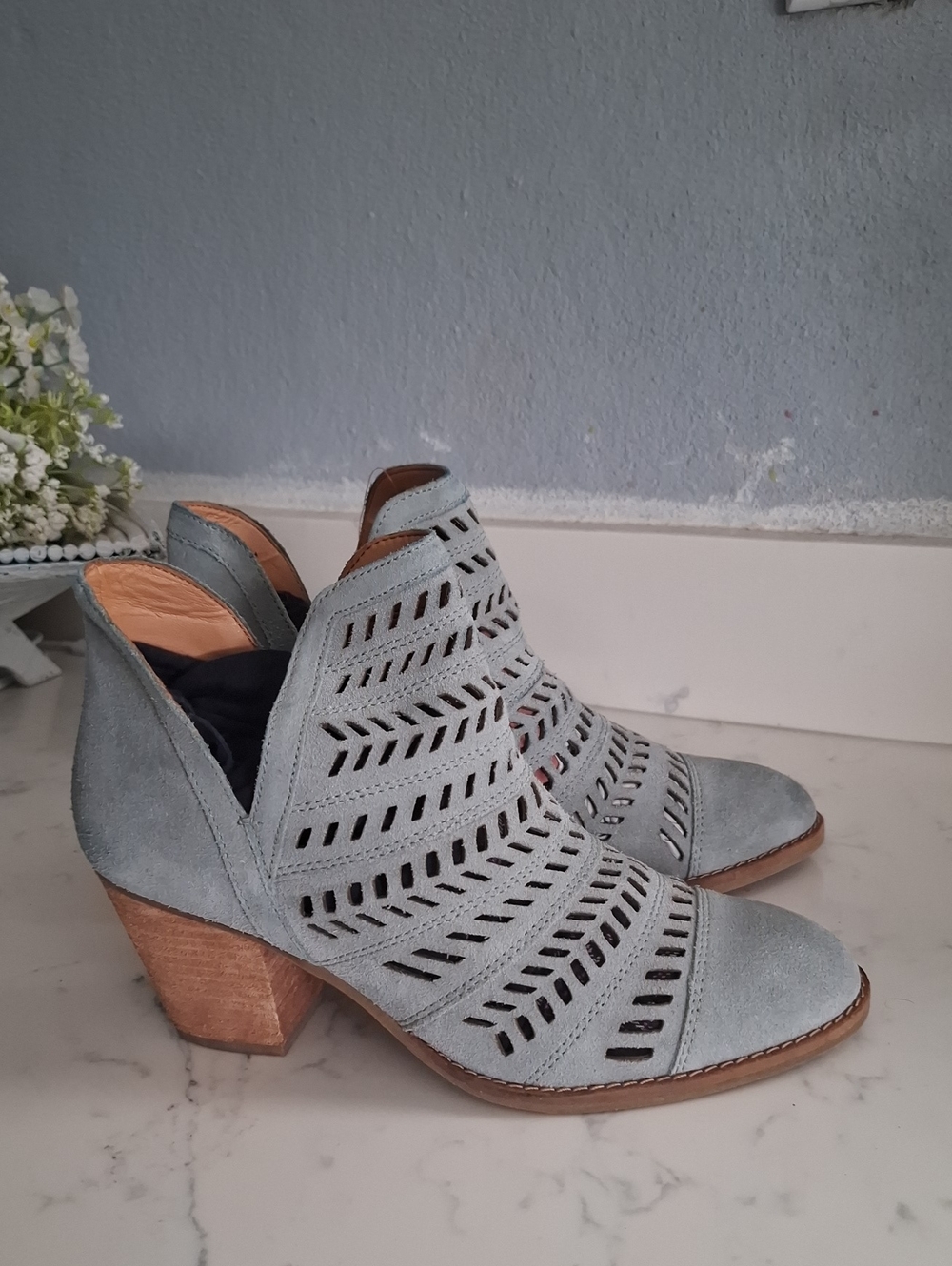 FRYE AND CO.  Suede Laser-Cut Ankle Booties